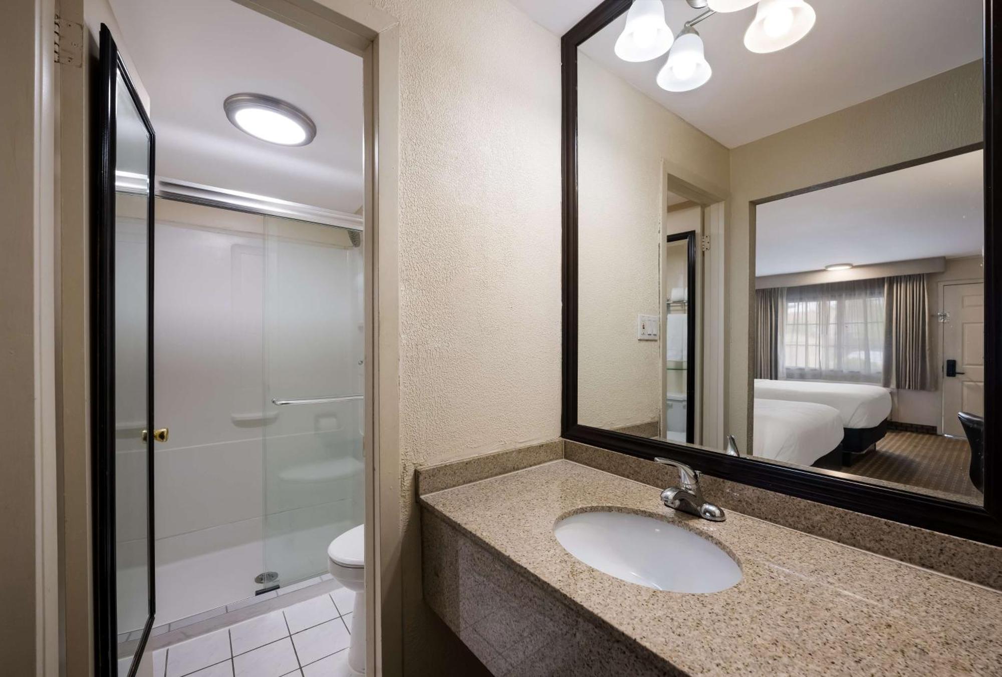 Surestay Plus By Best Western Woodbury Inn Dış mekan fotoğraf